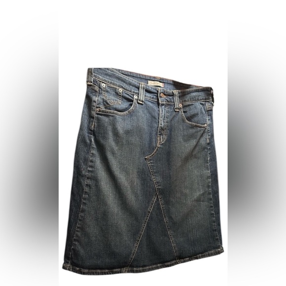 Levi’s Y2K Denim Mini Skirt Size 12 – Vintage Vibe, Medium Wash Jean Denim - Picture 3 of 8